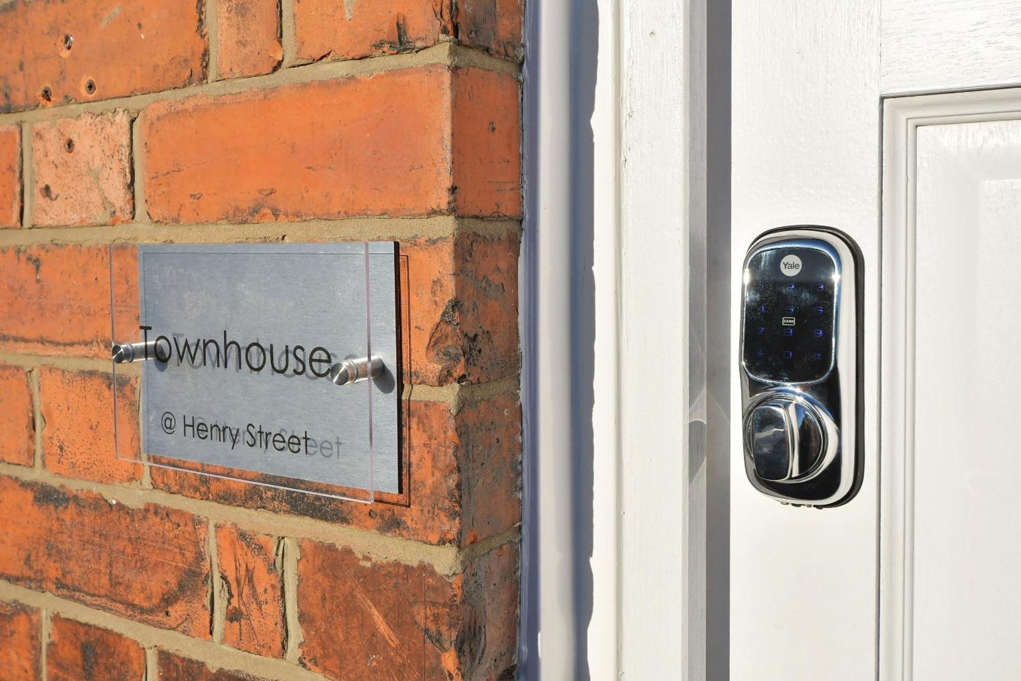 Hotel Townhouse @ Henry Street Crewe Esterno foto